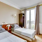 Du Square D'anvers 2* פריז