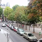 Du Square D'anvers Hotel 2*