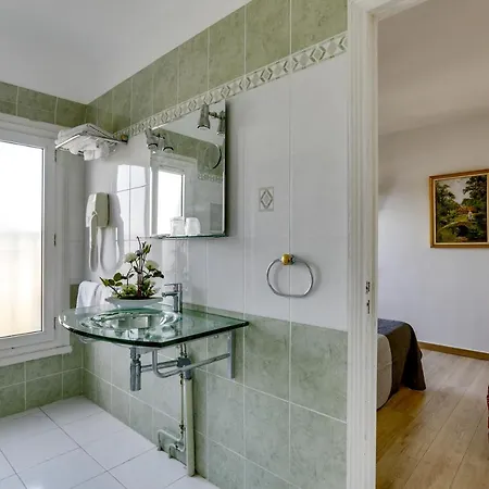 Du Square D'anvers Hotell 2*