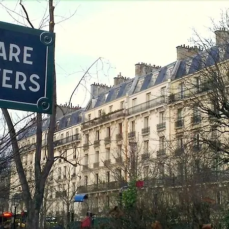 Du Square D'anvers 2*