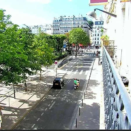 Du Square D'anvers 2*