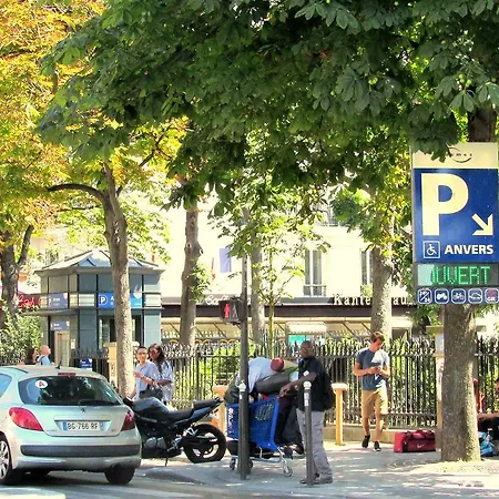 Du Square D'anvers Hotell