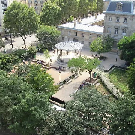 Du Square D'anvers 2*