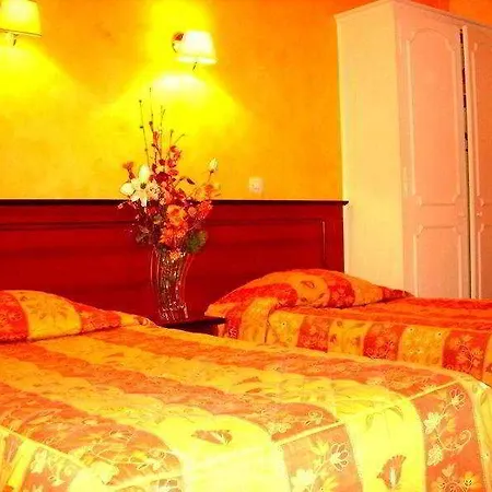 Du Square D'anvers 2*