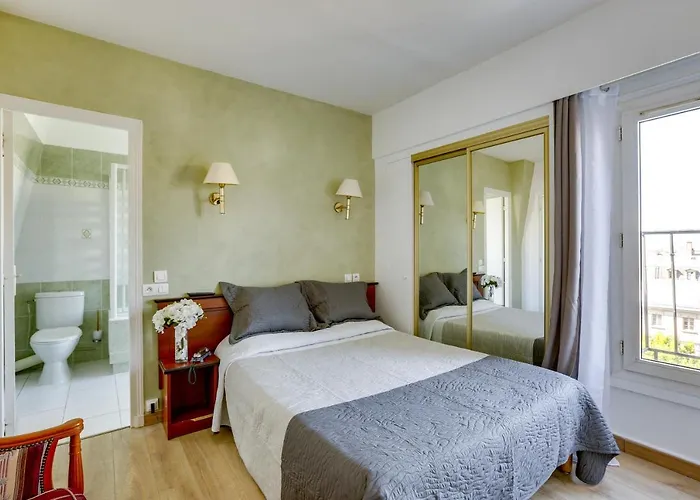 Du Square D'anvers 2*