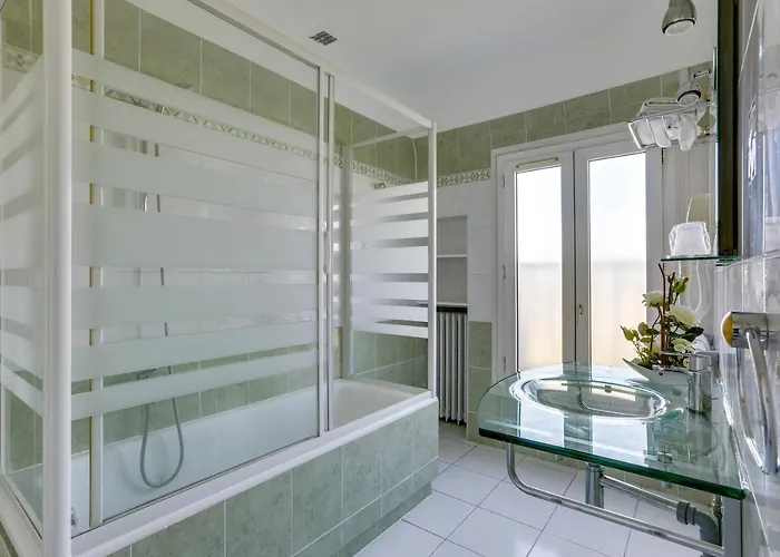 Du Square D'anvers Hotel Parijs