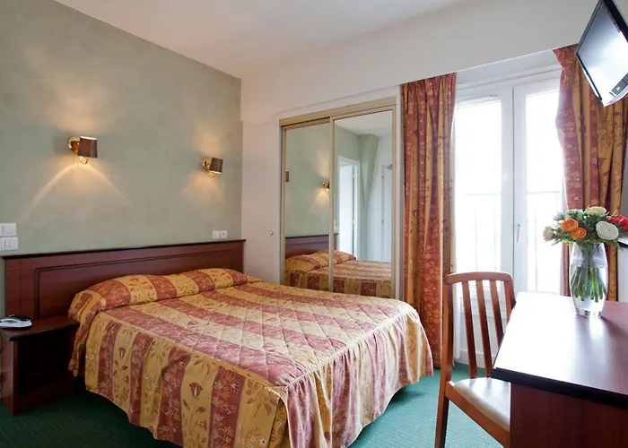 Du Square D'anvers Hotel