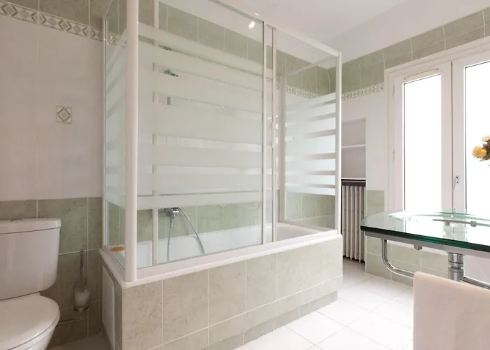 Du Square D'anvers Hotel 2*