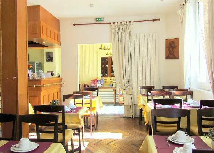 Du Square D'anvers 2* Parigi