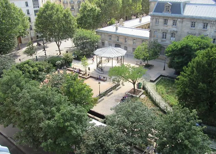 Du Square D'anvers 2*