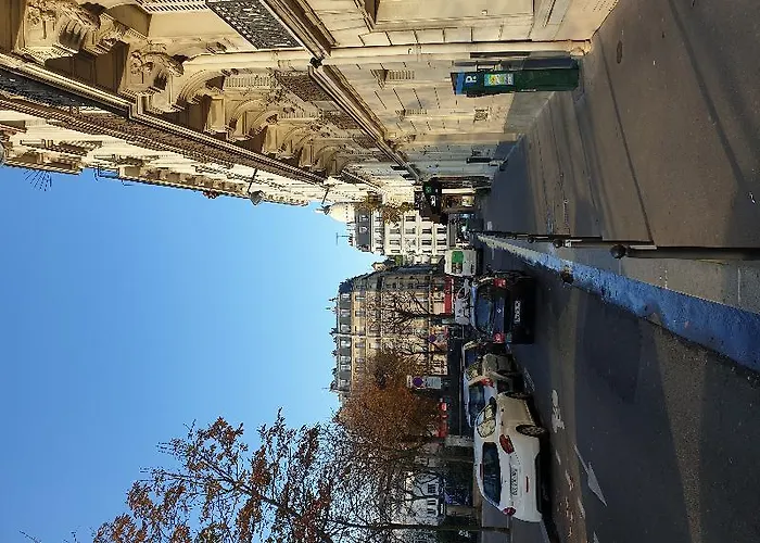 Du Square D'anvers Hotel 2*