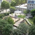 Du Square D'anvers 2*